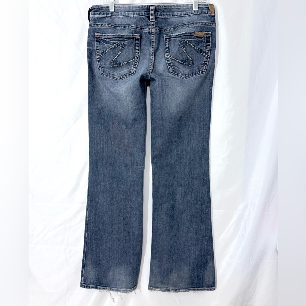 Silver “Tina” Slim Fit Flare Mid Rise Stretchy Figure Flattering Jeans Size 32 - Picture 7 of 14